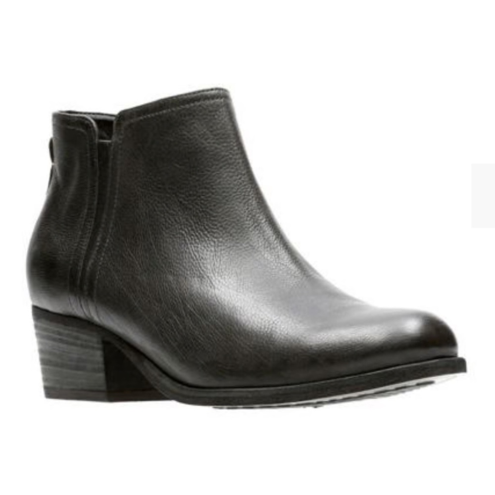 Clarks' Maypearl Ramie booties NWT size 9